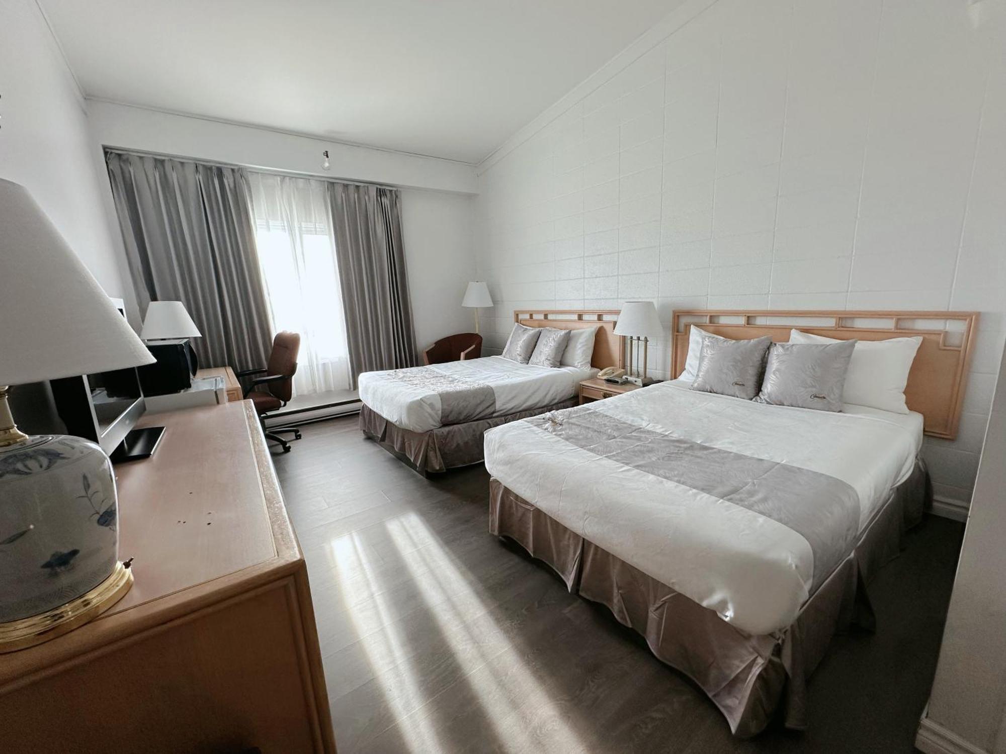 ביי - קומיו Hotel La Caravelle מראה חיצוני תמונה