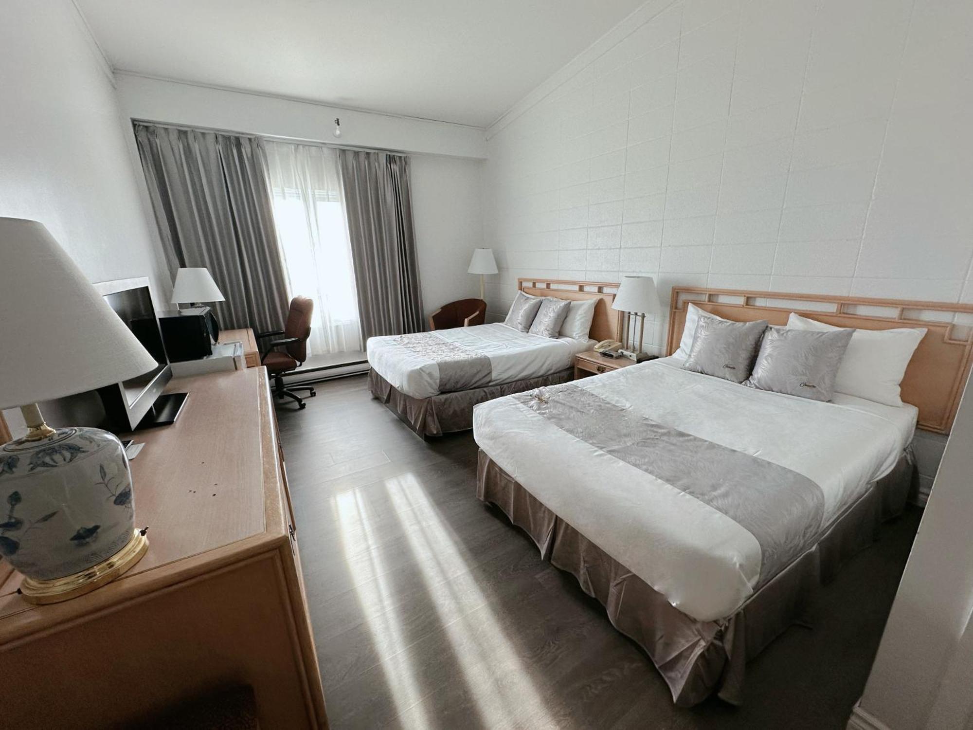 ביי - קומיו Hotel La Caravelle מראה חיצוני תמונה
