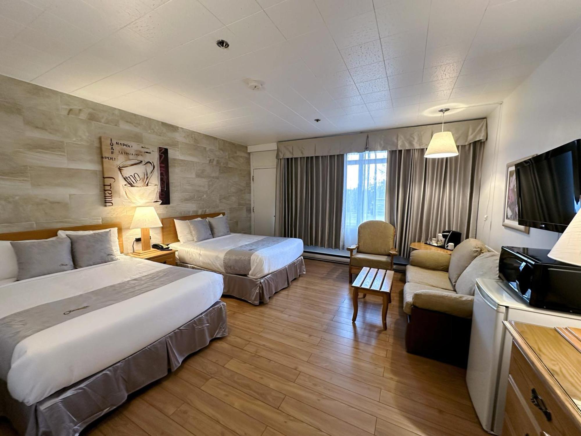 ביי - קומיו Hotel La Caravelle מראה חיצוני תמונה
